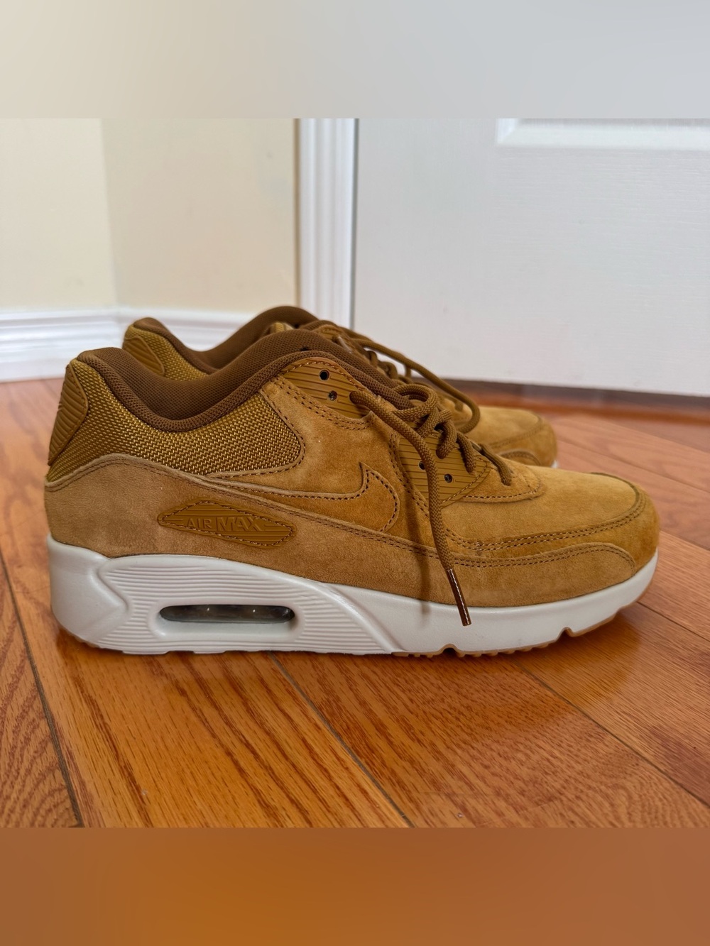 Nike Air Max Sneakers, New, US9 W/ US 7 M